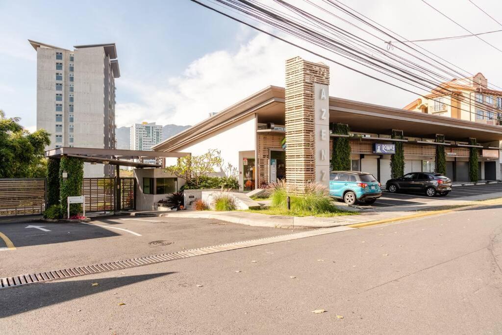 New & Modern - 100 Mbps 15 Min From Airport *