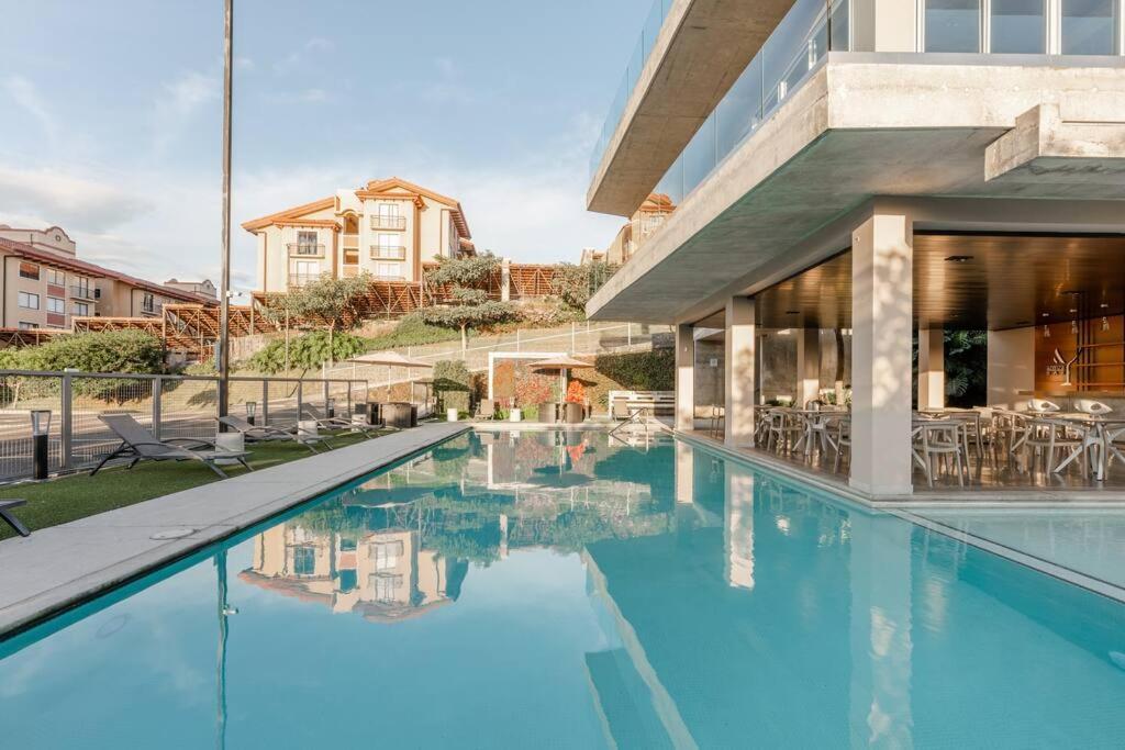New & Modern - 100 Mbps 15 Min From Airport San Jose (San Jose)