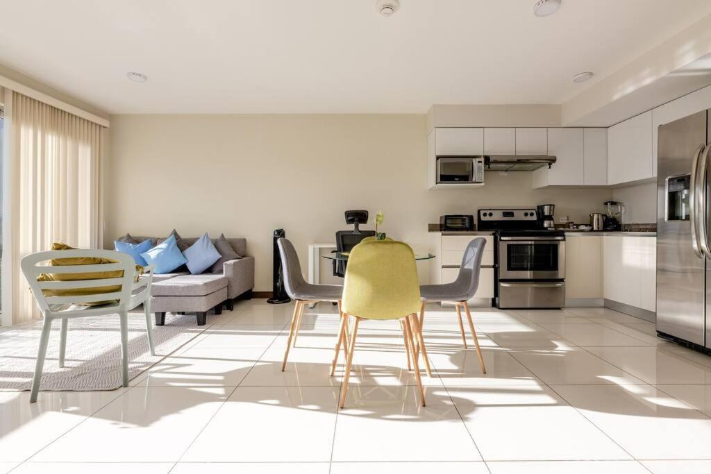 New & Modern - 100 Mbps 15 Min From Airport Apartment San Jose (San Jose)