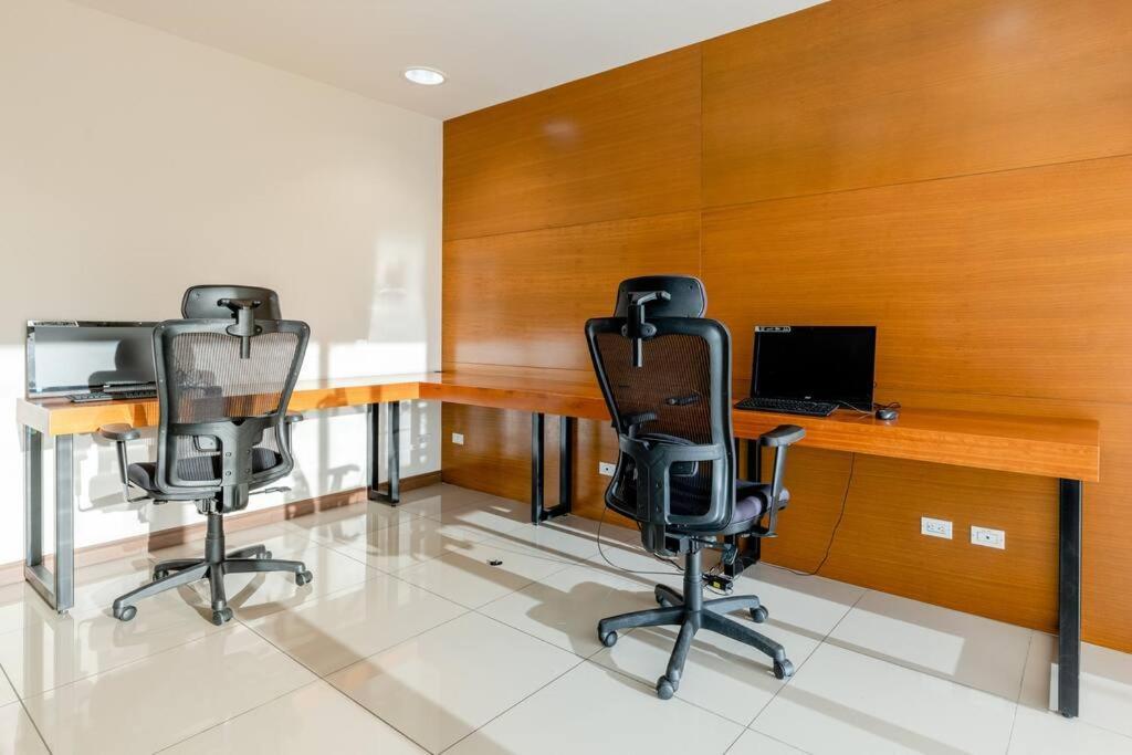 Apartment New & Modern - 100 Mbps 15 Min From Airport